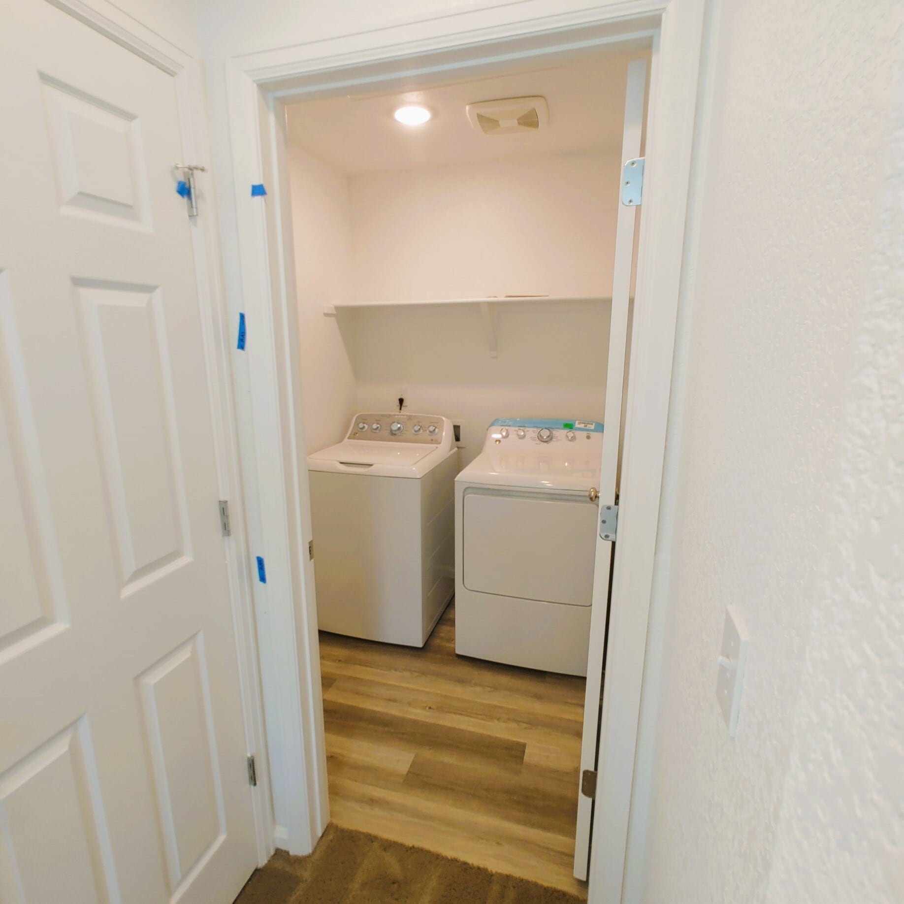 Upstairs Laundry - 18901 E 66th Pl