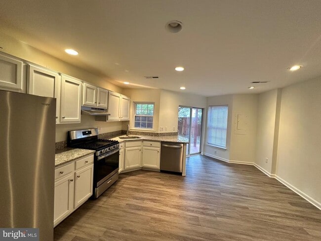 Building Photo - 43539 Kiplington Square