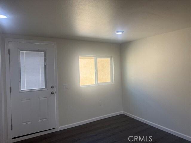Building Photo - 10337 Mull Ave