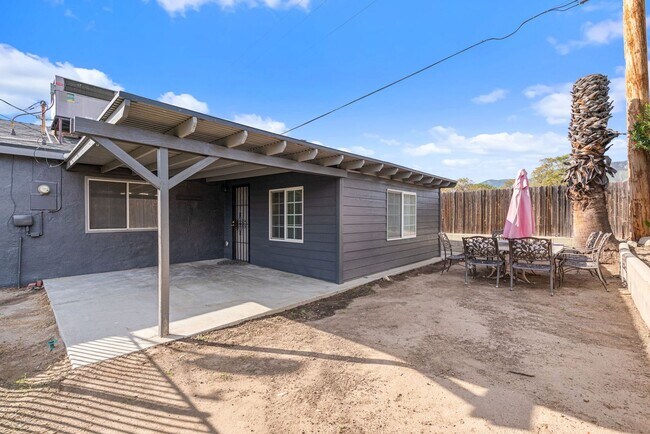 Building Photo - MOVE -IN READY! | Renovated | RV Parking | Pet Friendly | Highland, CA