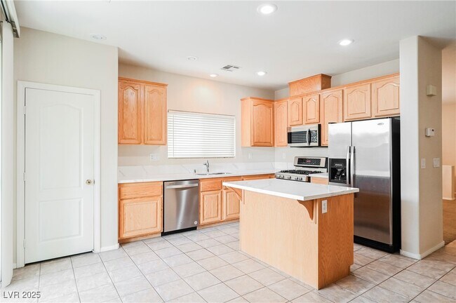 Building Photo - 764 La Tosca St