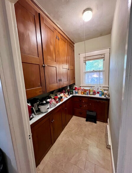 Walk In Pantry - 54 North St