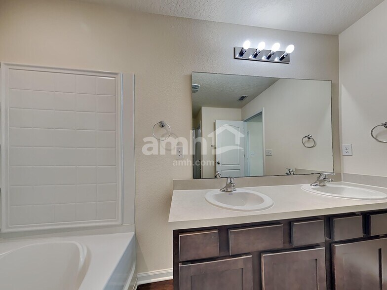 Building Photo - 3514 Grayson Ln