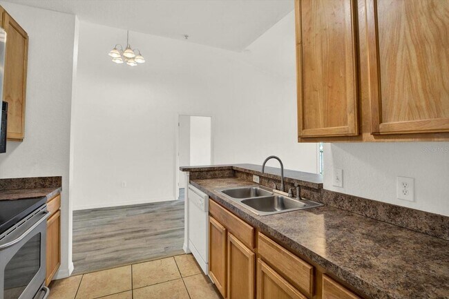 Building Photo - 10201 Courtney Palms Blvd