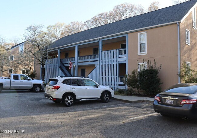 Building Photo - Highly Coveted 1 BD/1.5BA Loft Townhome in Waterwoods - Incl Utils