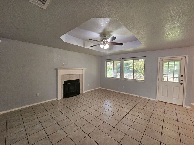 Building Photo - 4507 Twin Oaks Cir