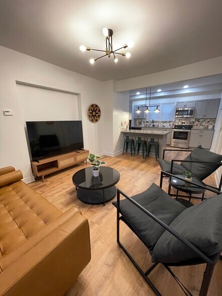 Primary Photo - 20 Ayres St