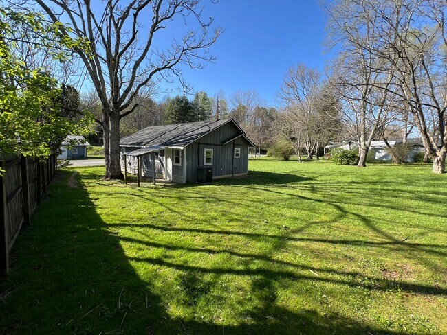 Building Photo - 33 Nicholson Creek Rd