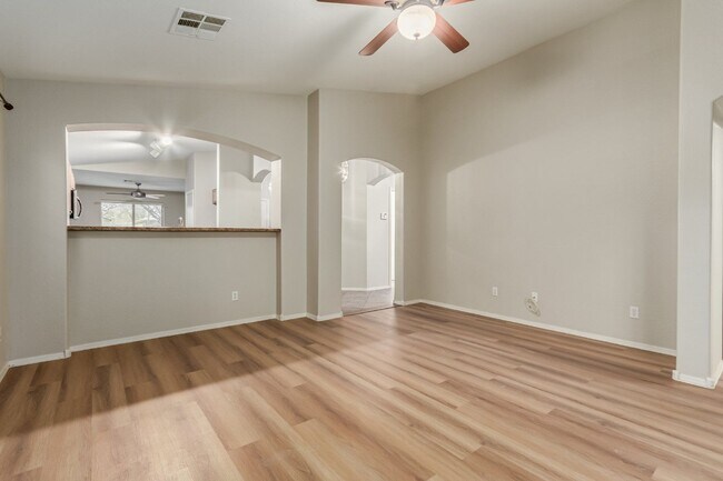 Building Photo - 25852 W Globe Ave