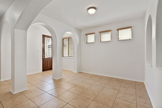 Building Photo - 4219 Woodbridge Way