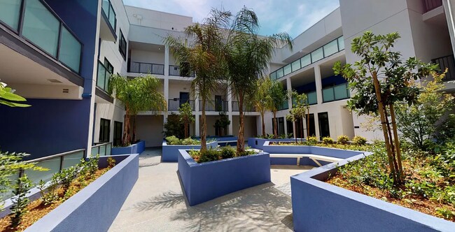 Building Photo - 1750 Glendale Blvd