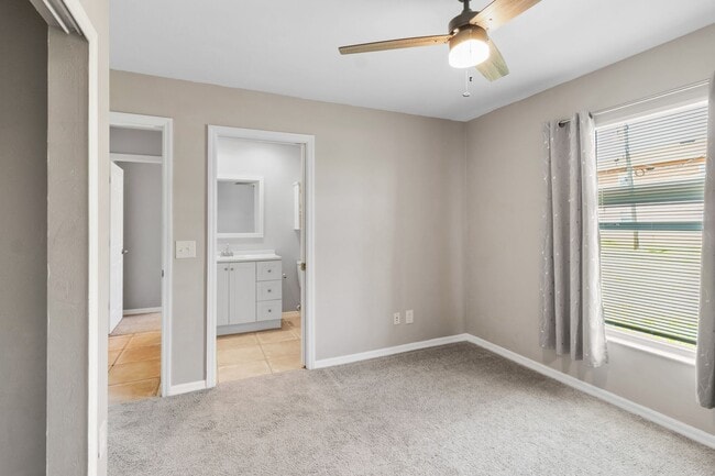 Building Photo - Spacious Duplex in SW Cape Coral