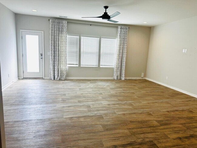 Building Photo - 15104 Meacham Farm Dr