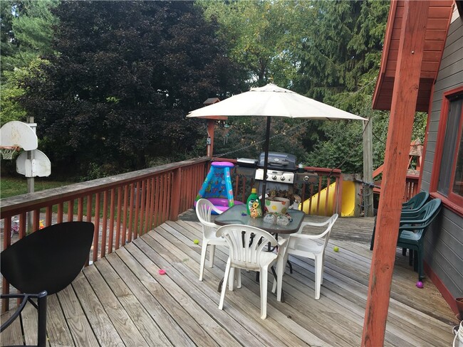 Building Photo - 480 Lansingville Rd