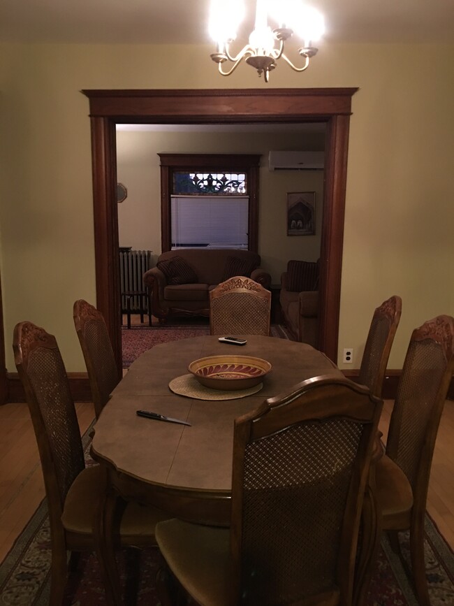 Dining table - 1825 Taylor St NE