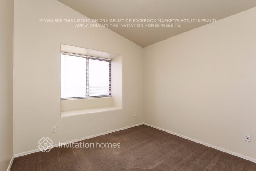 Building Photo - 14530 N 87th Ave