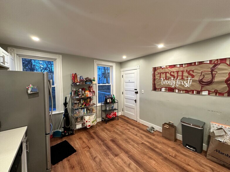 Building Photo - 172 Saint Alphonsus St