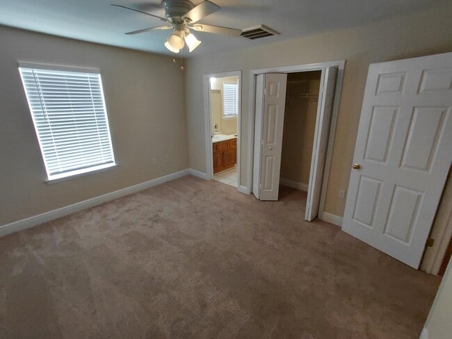 Building Photo - 3150 Sawtooth Dr