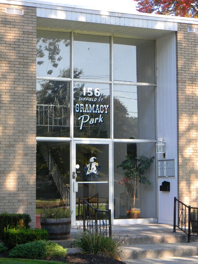 Building Photo - 156 Suffield St