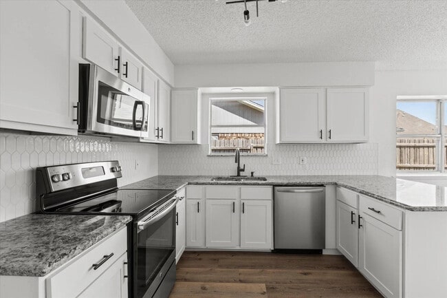 Building Photo - 5310 Vagas Dr