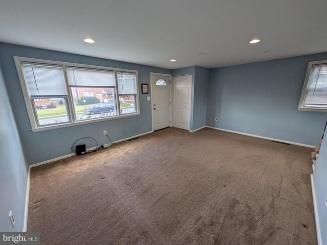 Building Photo - 1111 Circle Dr