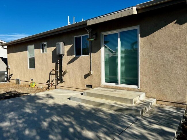 Building Photo - 13971 Weidner St
