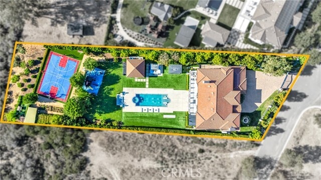 Building Photo - 2037 Delphine Ln