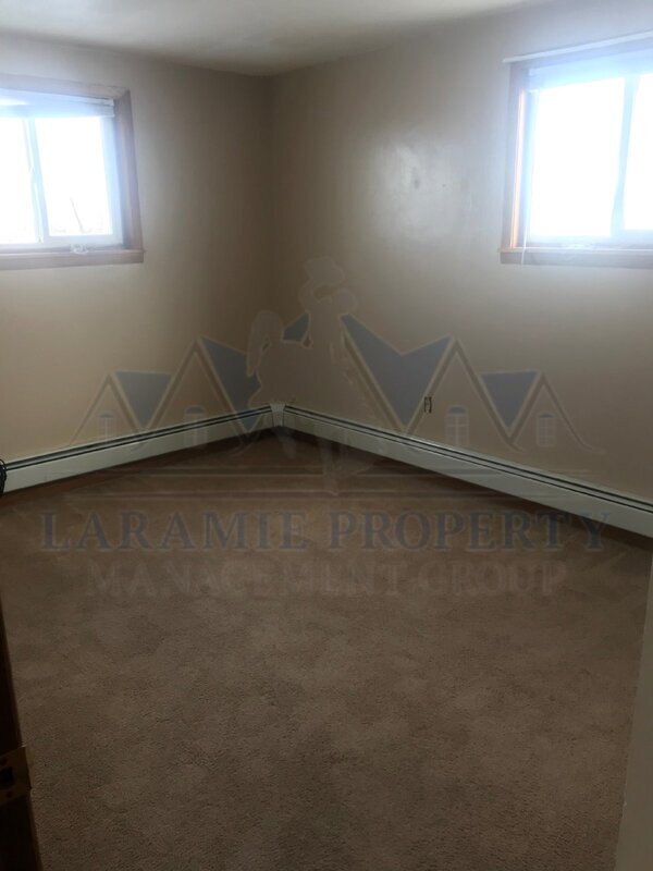 Building Photo - 2525 Vista Dr