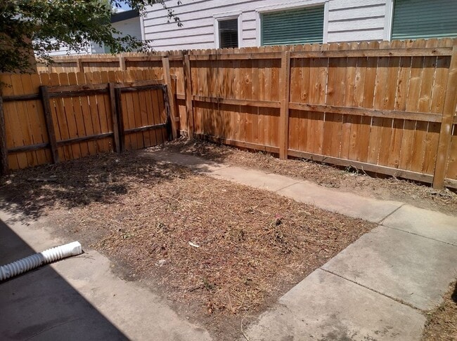 Building Photo - 1545 Uinta St