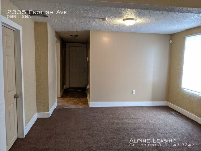 Building Photo - Short Commute to Downtown & Fountain Square!