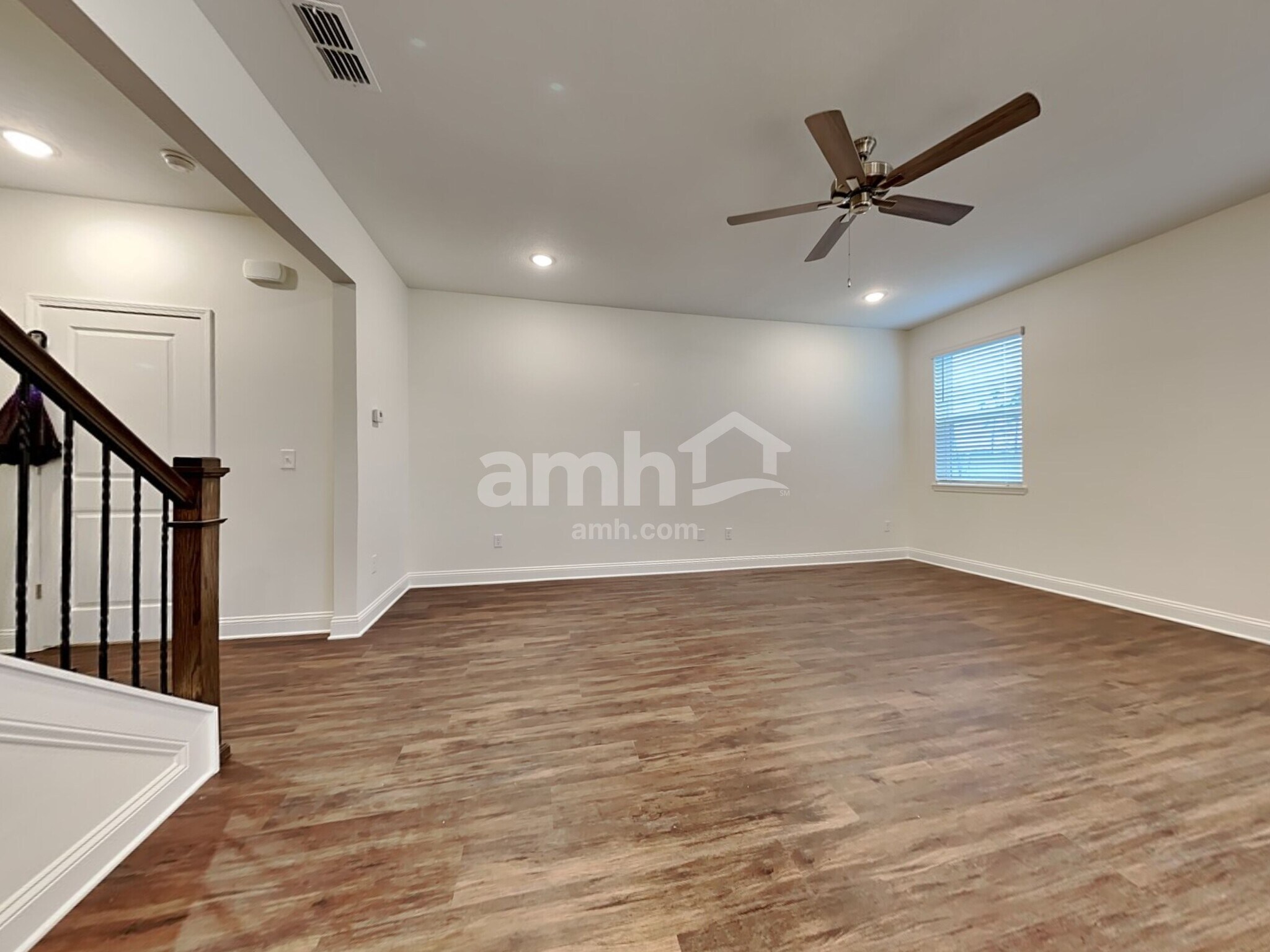 Building Photo - 399 Onate Cir