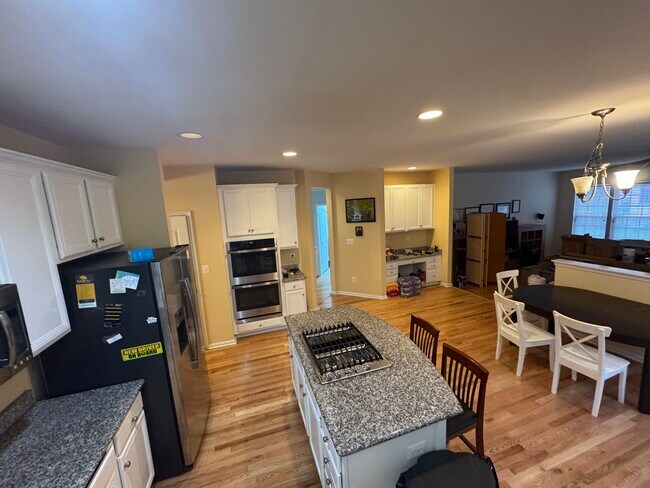 Building Photo - 24794 Serpentine Pl