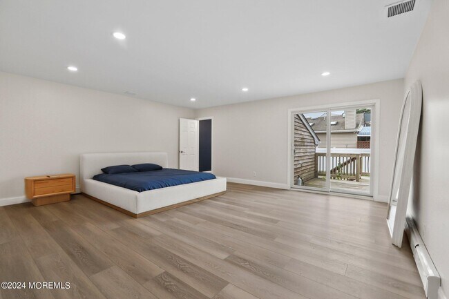 Building Photo - 1419 Joseph St