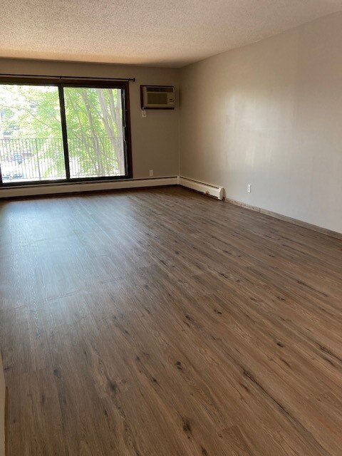 Building Photo - 1887 Silver Bell Rd