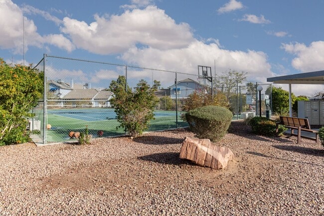 Building Photo - 2nd floor unit in gated community with pool/spa/tennis