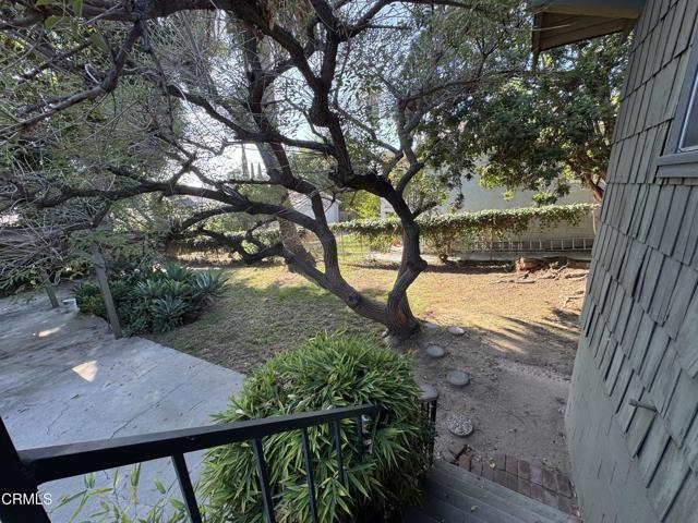 Building Photo - 548 Herbert St