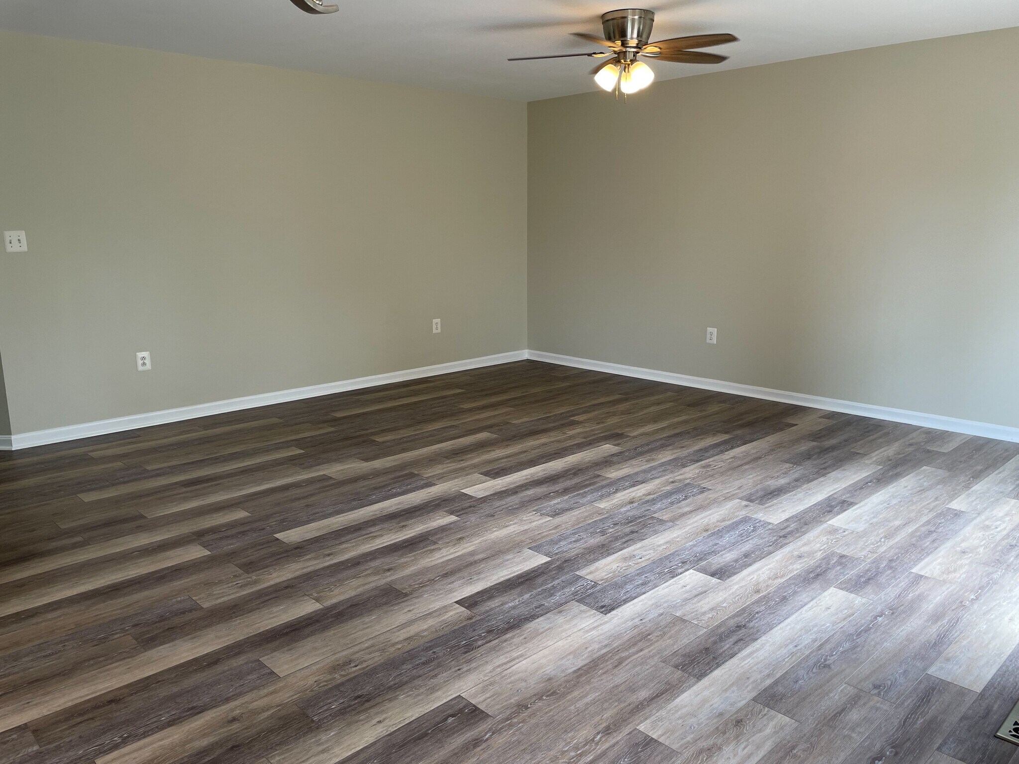 Building Photo - 35270 Overlook Dr