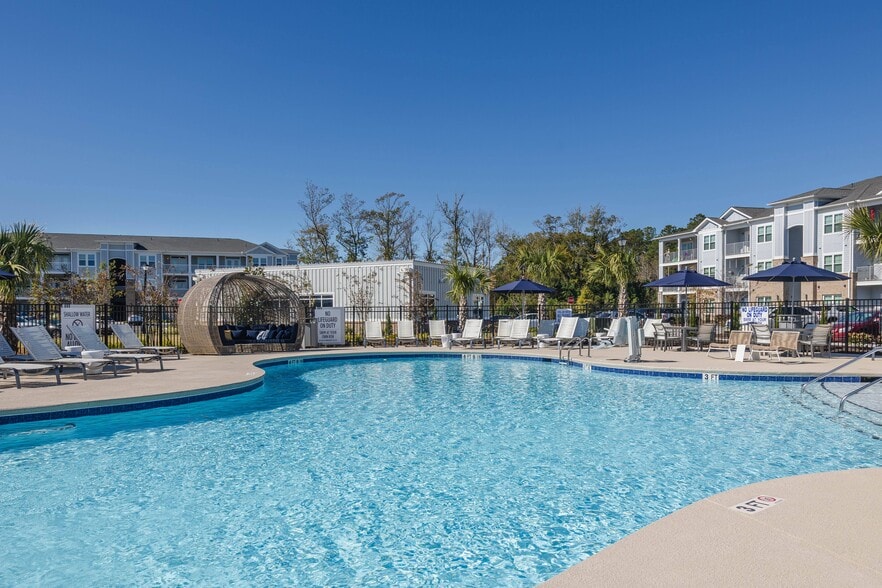 Building Photo - Hawthorne Waterway