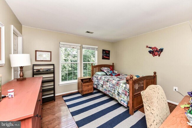 Building Photo - 641 Meade Dr SW