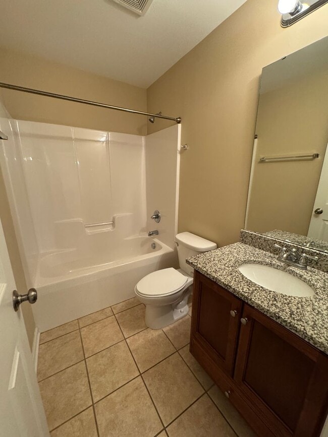 Building Photo - Available to Show