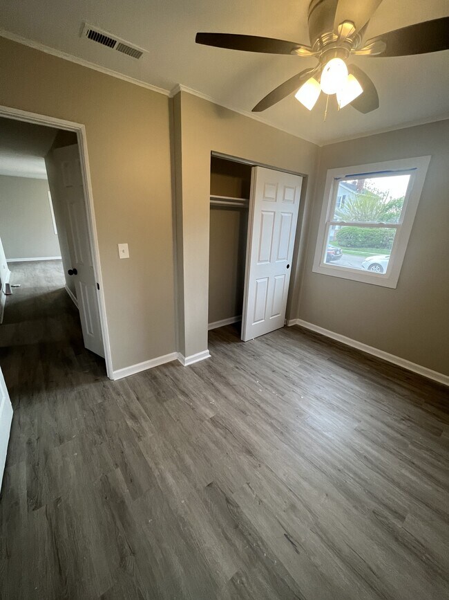 Building Photo - 420 S Wheatland Ave