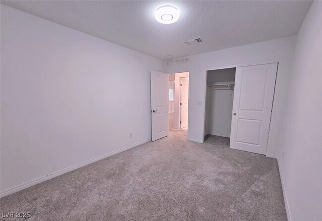 Building Photo - 8033 Adelaide Hls St