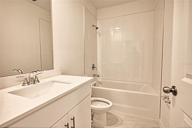 Building Photo - 5521 Clove Row