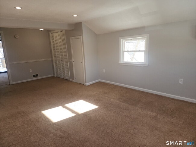 Building Photo - 81 Middlefield St