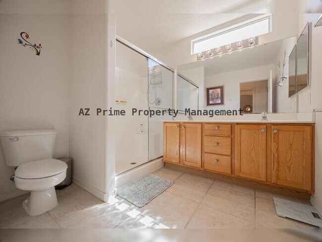 Building Photo - 3431 E Torrey Pines Ln