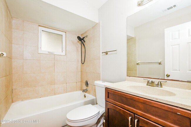 Building Photo - 6730 Bermuda Ave