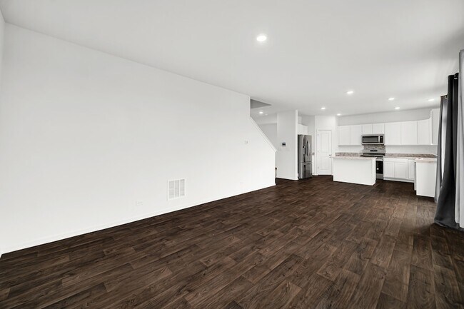 Building Photo - 2155 Greenview Dr