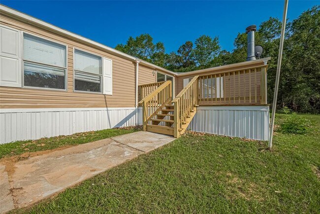 Building Photo - 8856 Greenwood Dr