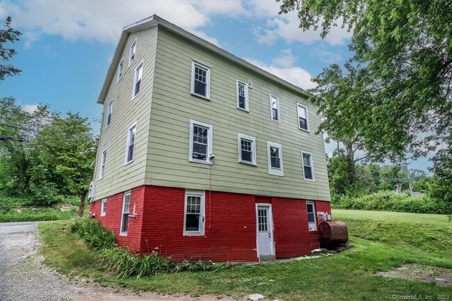 Building Photo - 14 Poplar St
