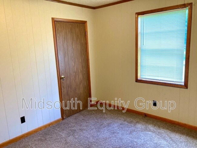 Building Photo - 115 Parkburg Rd